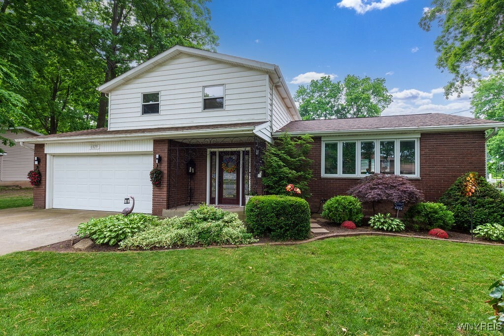 Property Photo: 6929 Sunnydale Drive NY 14304