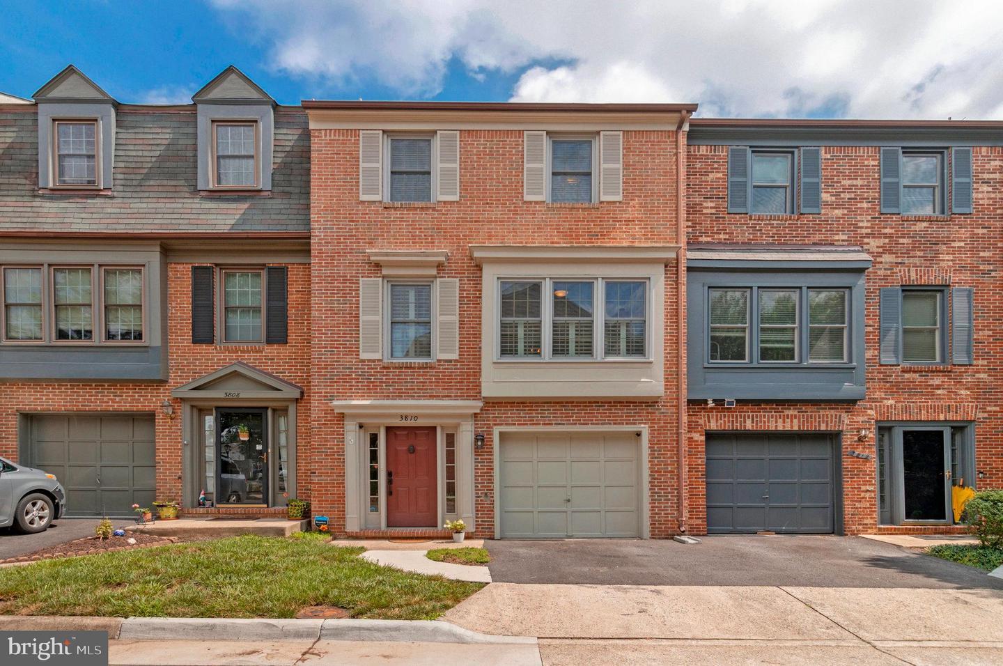 Property Photo: 3810 Usher Court VA 22304
