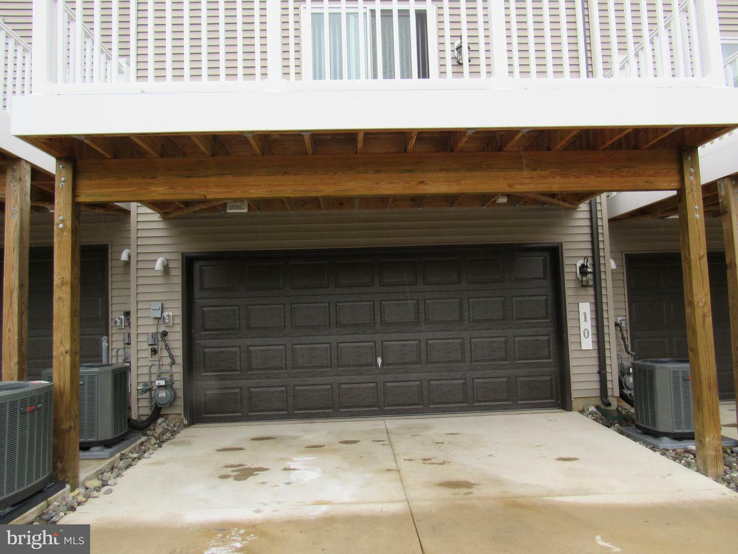 Property Photo: 10 Capital Court MD 20774