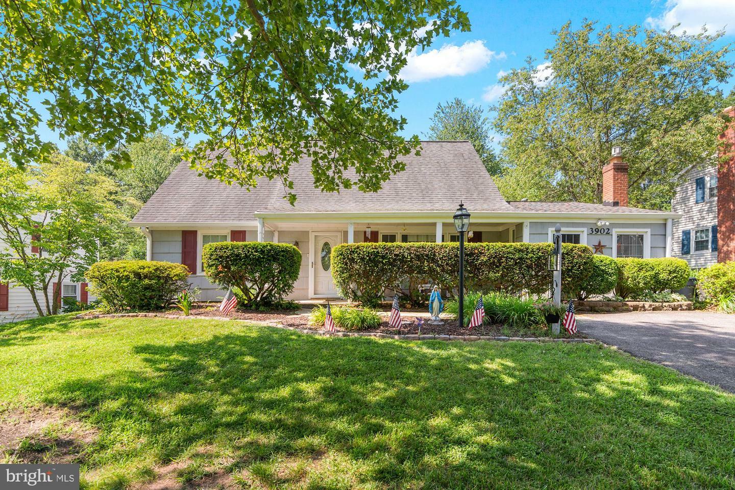 Property Photo:  3902 Winchester Lane  MD 20715 