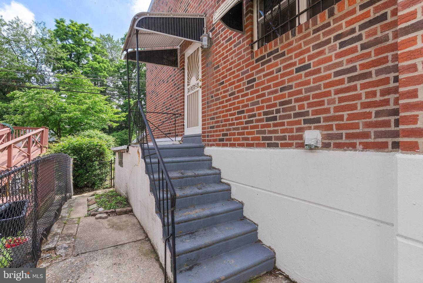 Property Photo: 7316 Valley Avenue PA 19128