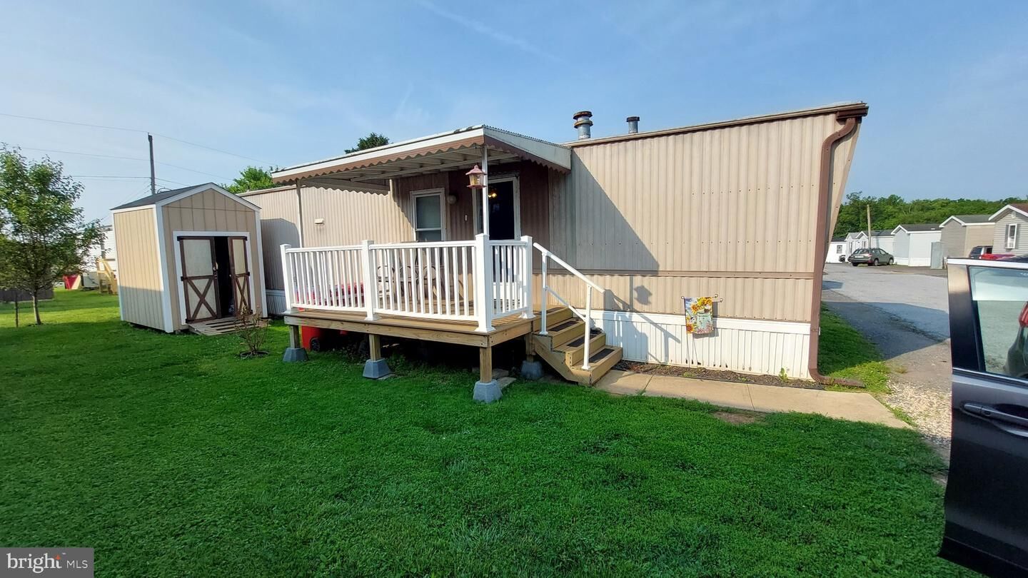 Property Photo: 836 Buttonwood Avenue PA 19475