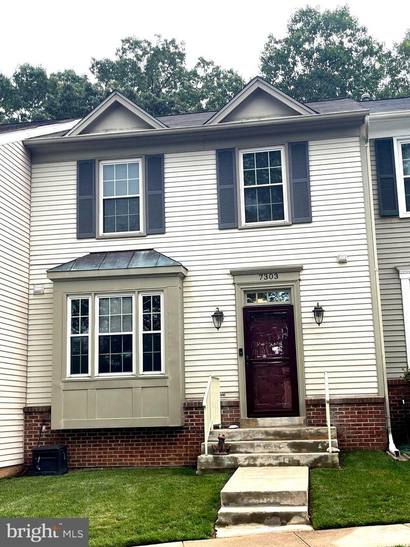 7303 Treetop Hill Lane  Springfield VA 22152 photo
