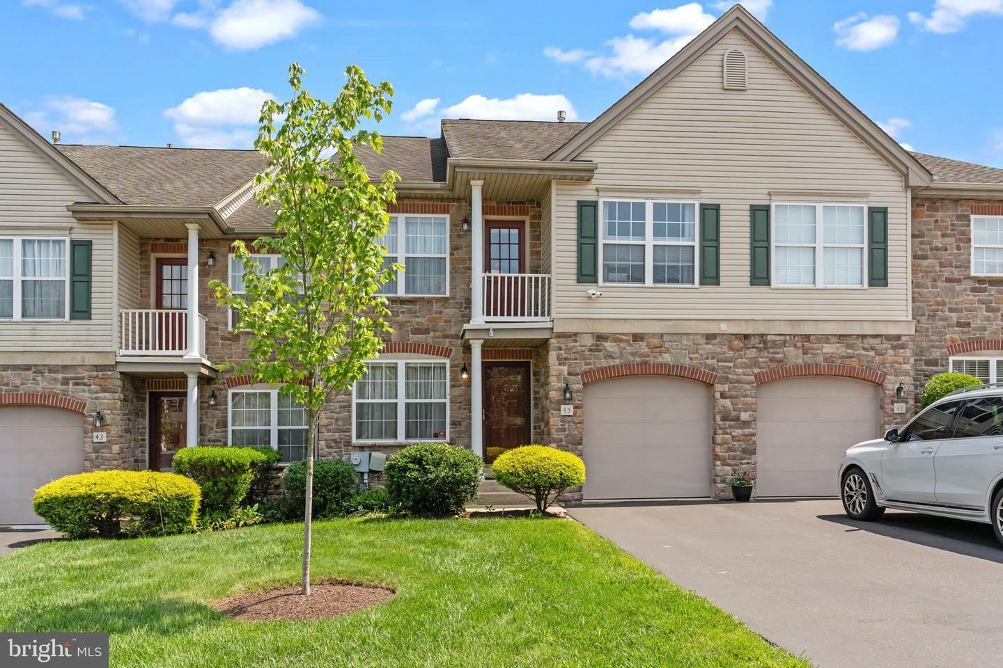 Property Photo: 45 Sunrise Court PA 19053