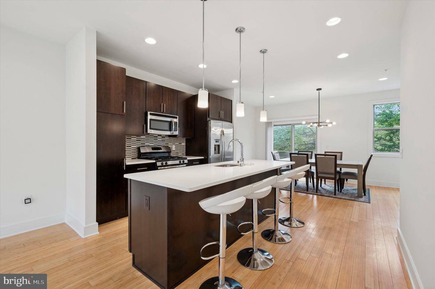 Property Photo:  914 N Front Street  PA 19123 