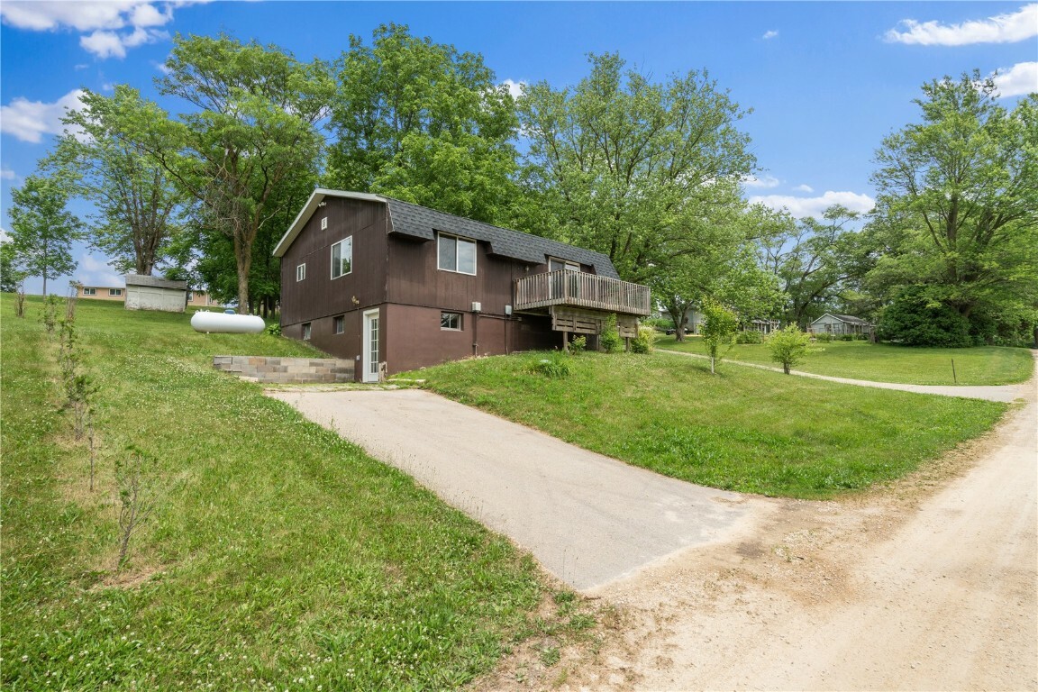 Property Photo: 22101 Pleasant Drive IA 52302