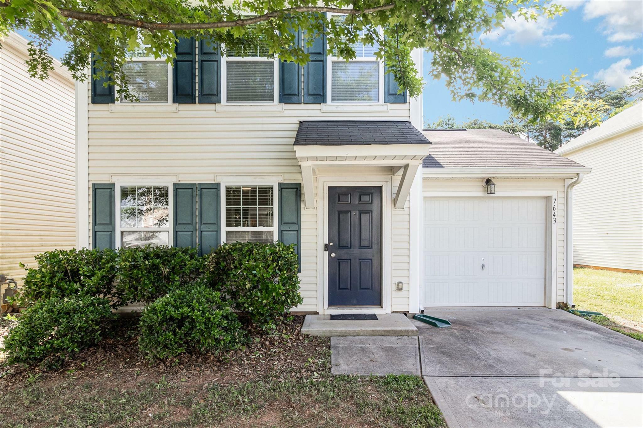 7643 Monarch Birch Lane  Charlotte NC 28215 photo
