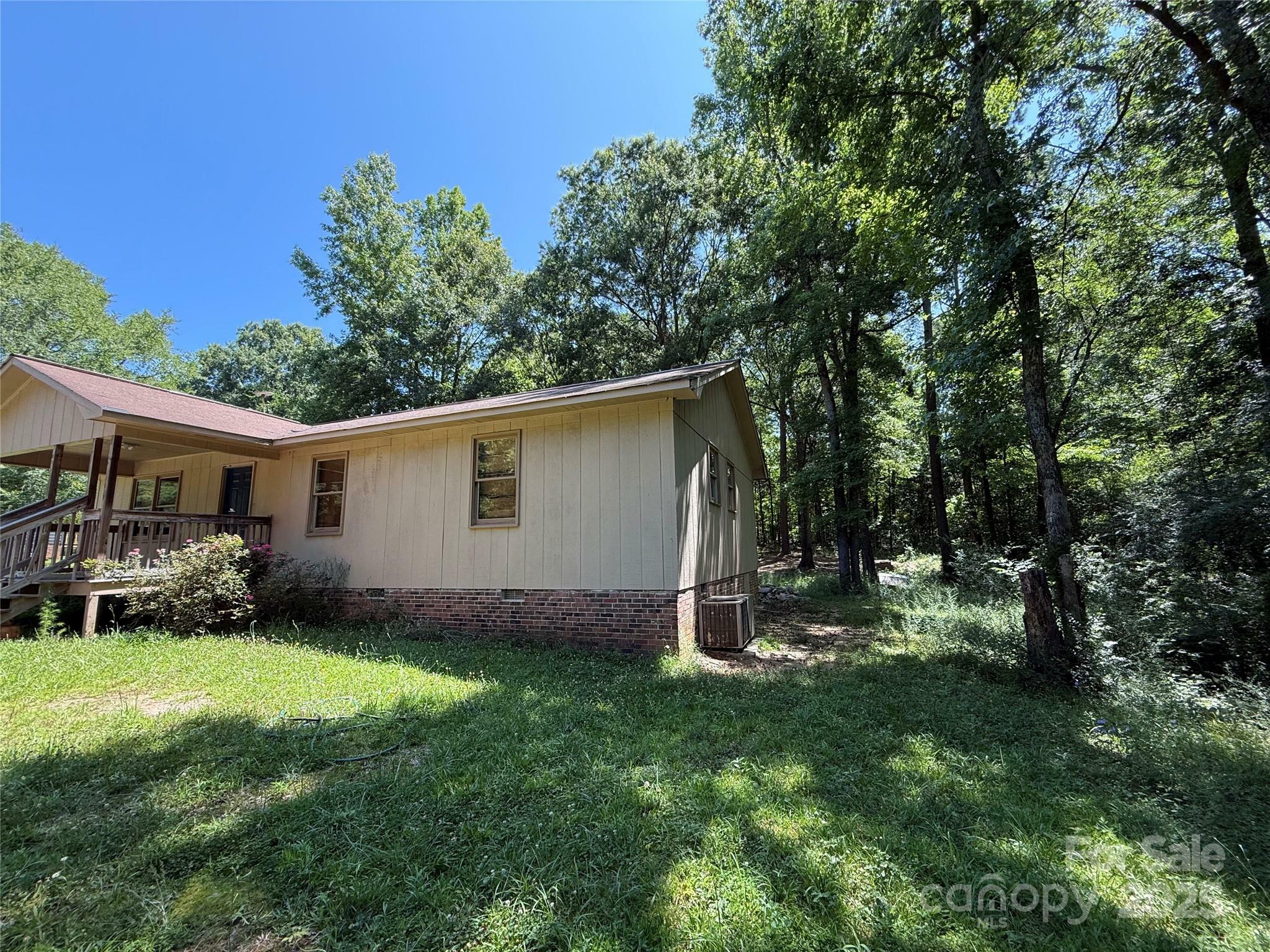 Property Photo: 5881 Robinhood Road SC 29714