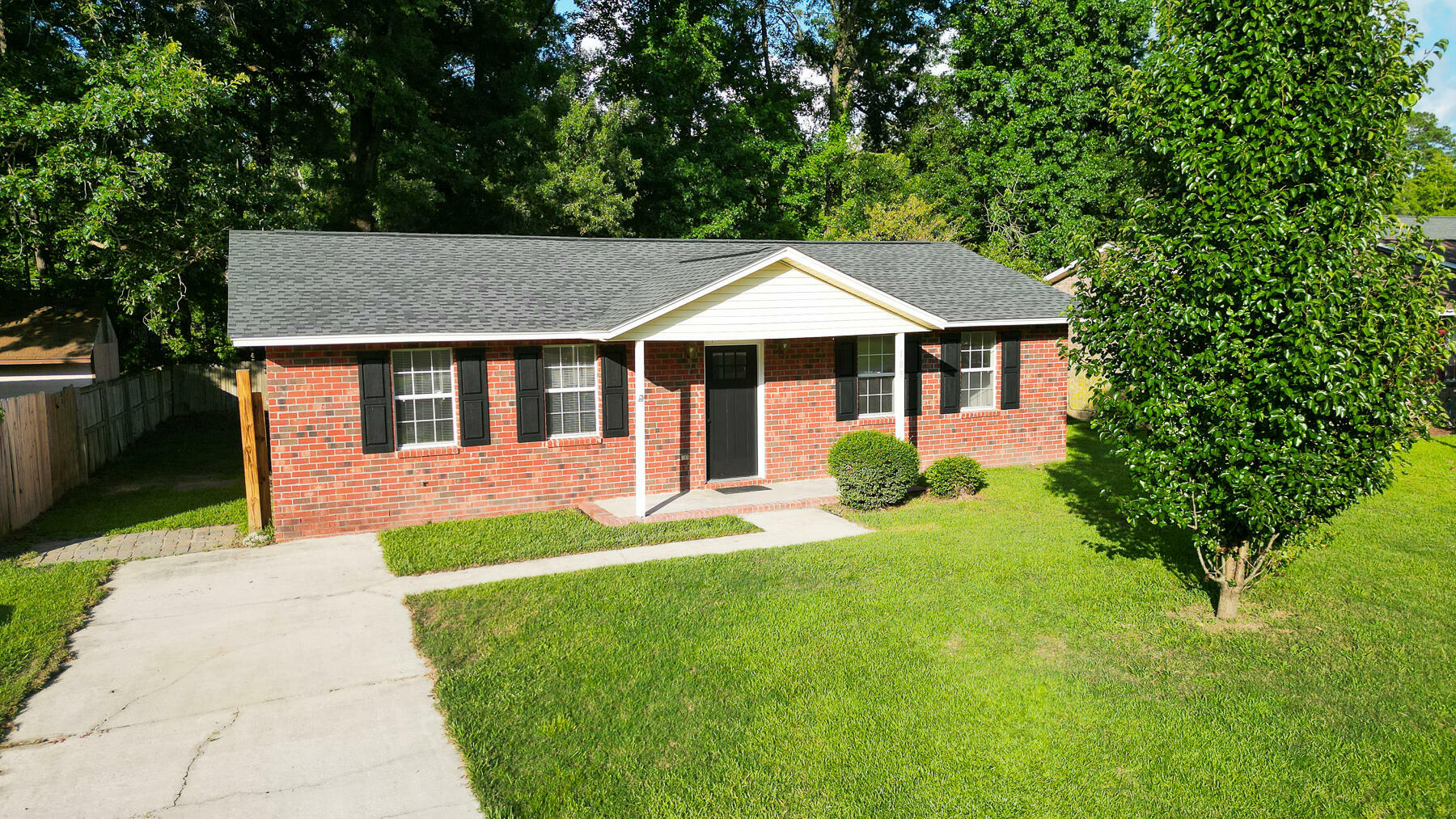 Property Photo:  109 Ashdown Drive  SC 29483 