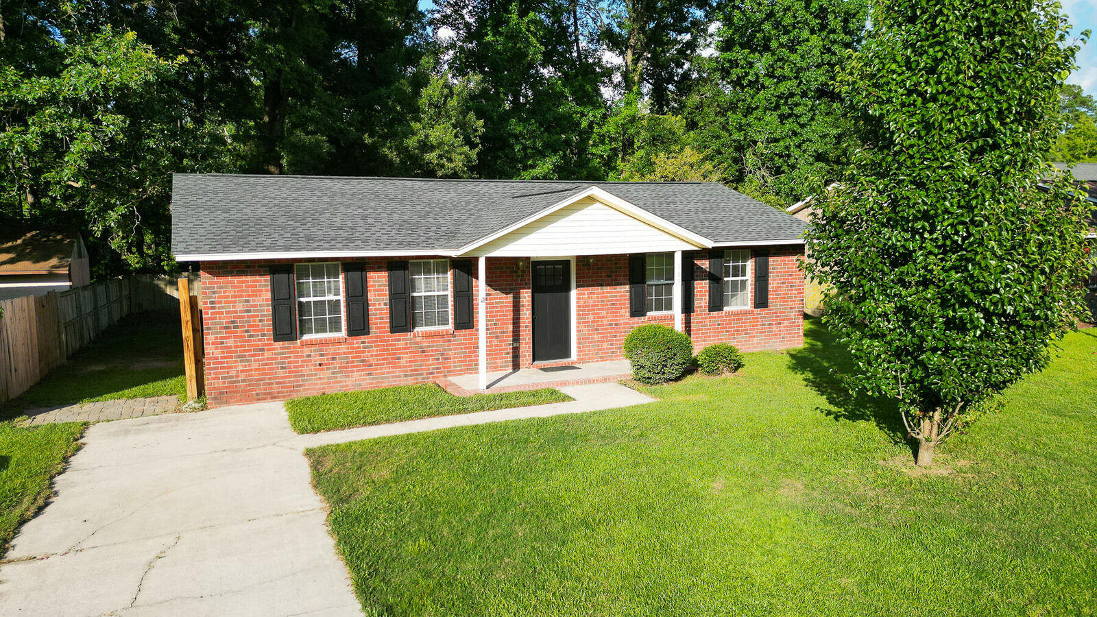 Property Photo: 109 Ashdown Drive SC 29483