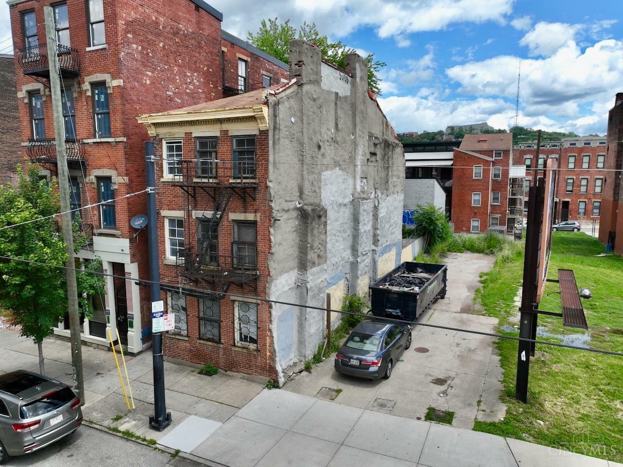 Property Photo: 1604 Elm Street OH 45202