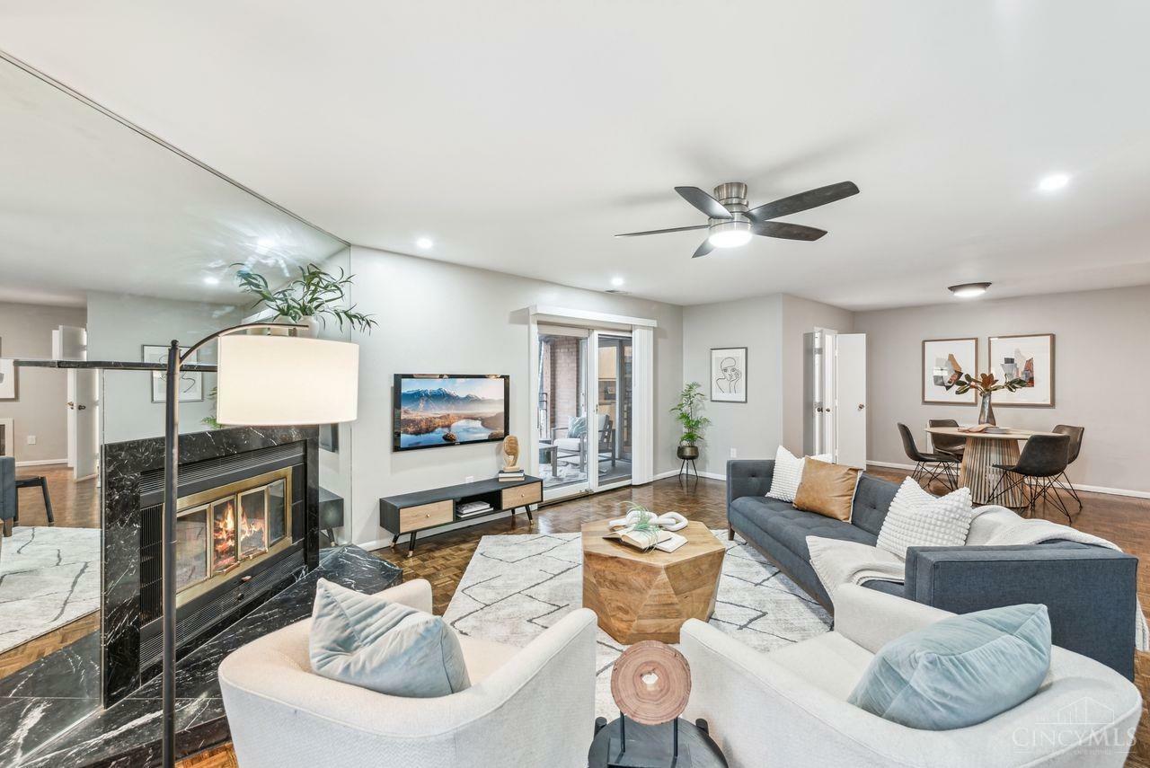 Property Photo: 879 Rue De La Paix OH 45220