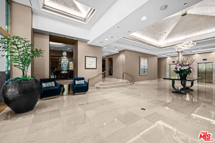 Property Photo: 10724 Wilshire Blvd CA 90024