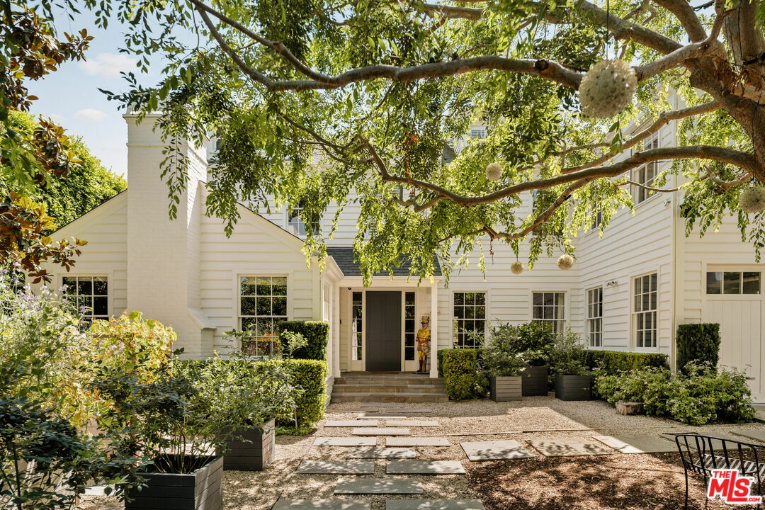 Property Photo: 589 Moreno Ave CA 90049