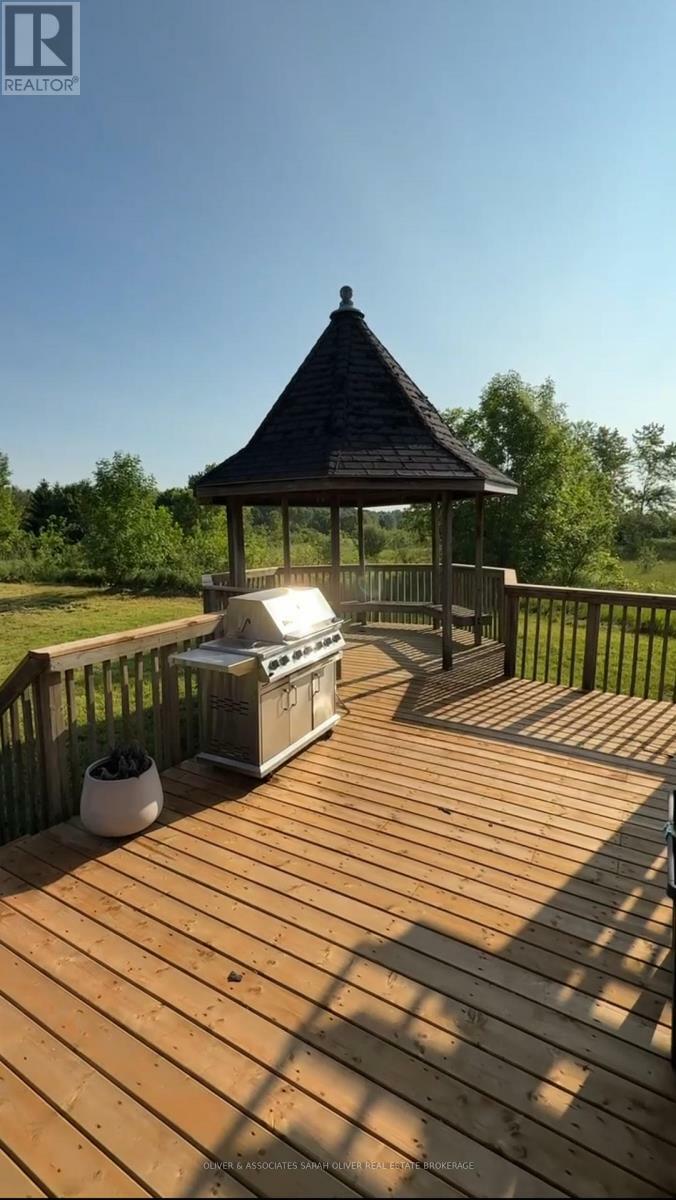 Property Photo:  6908 Egremont Drive  ON N6H 0H6 