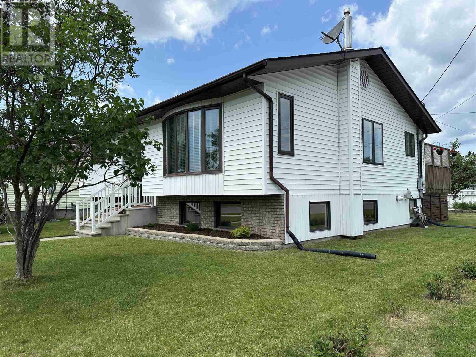 Property Photo: 624 Third St E ON P9A 1R6
