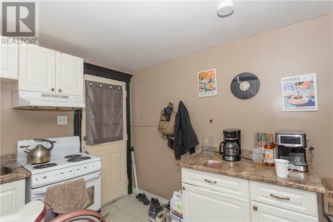 Property Photo:  267 Leslie Street  ON P3B 2T4 