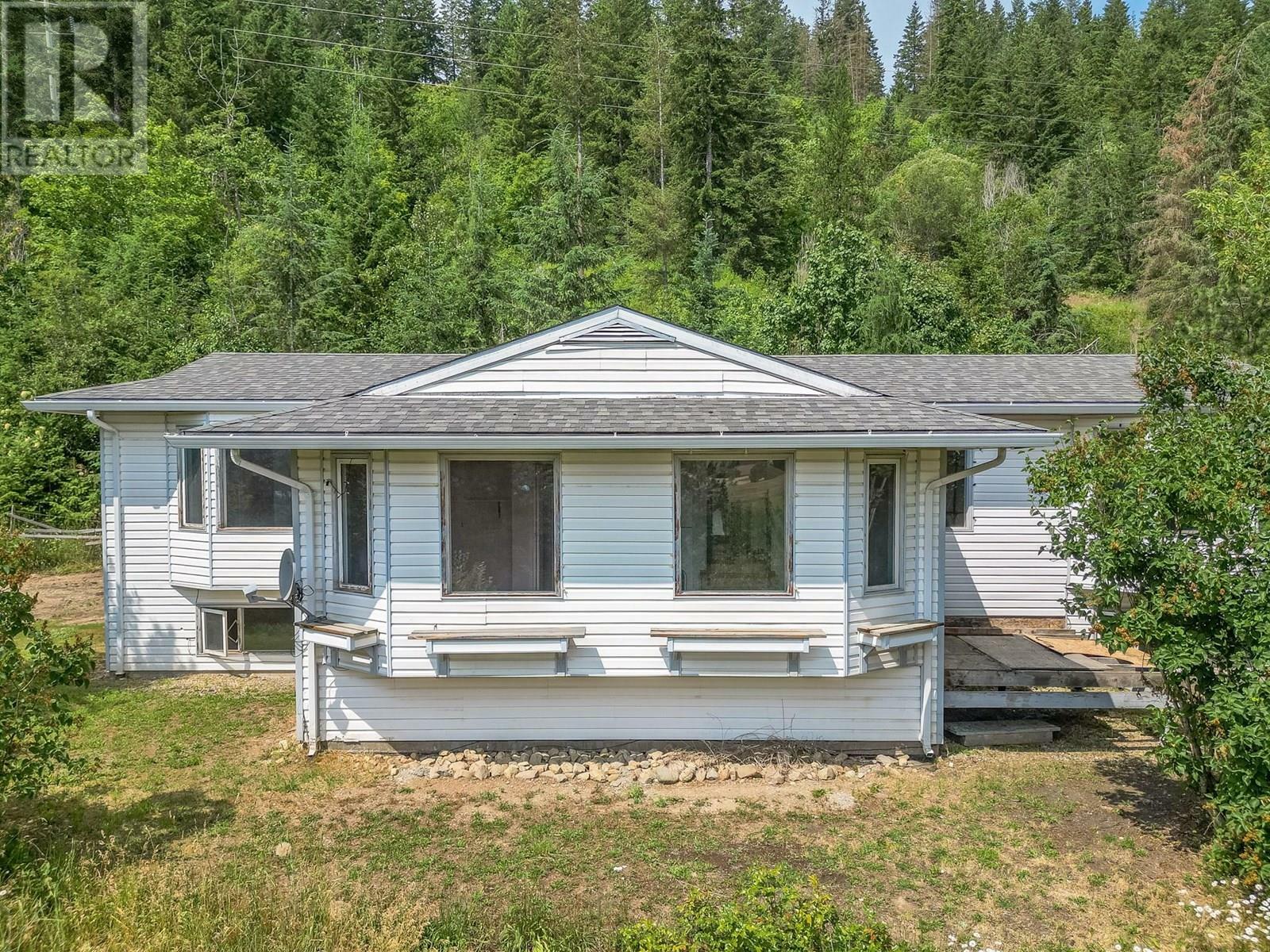 Property Photo: 6208 97A Highway BC V0E 1V3