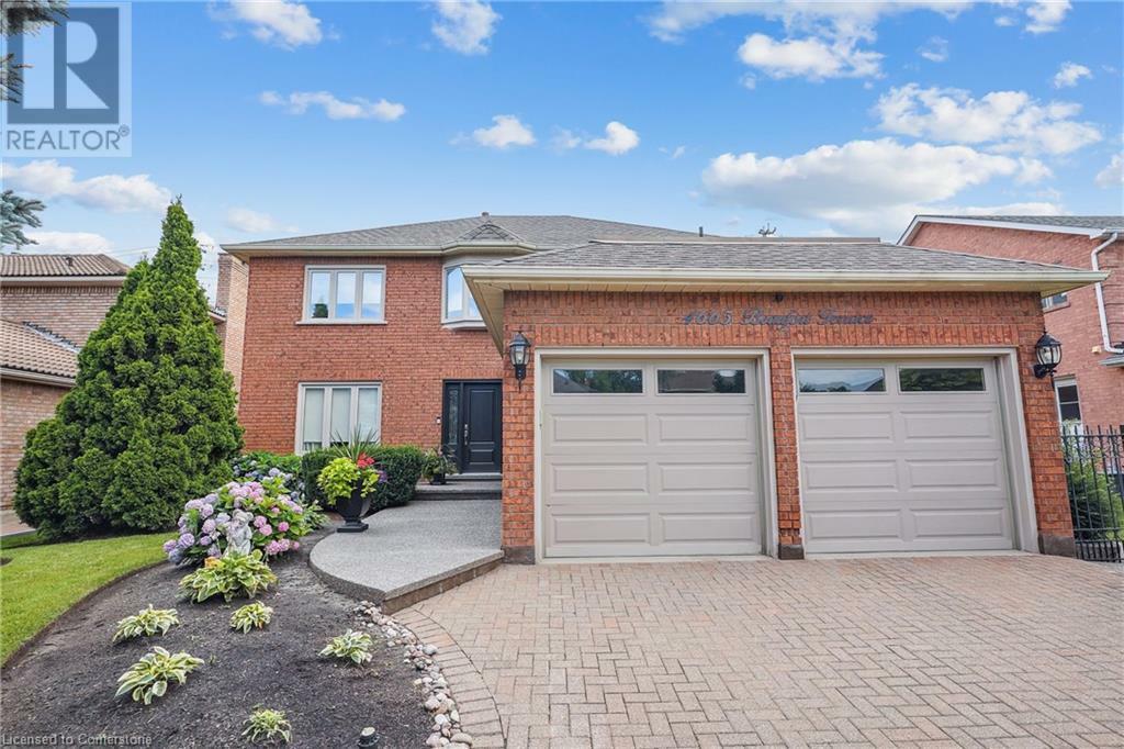 Property Photo: 4665 Beaufort Terrace ON L5M 3J1