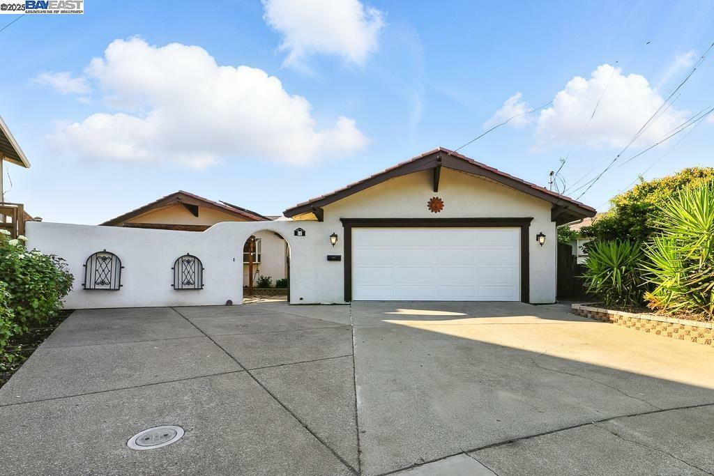 Property Photo:  11 Alhambra Ct  CA 94509 