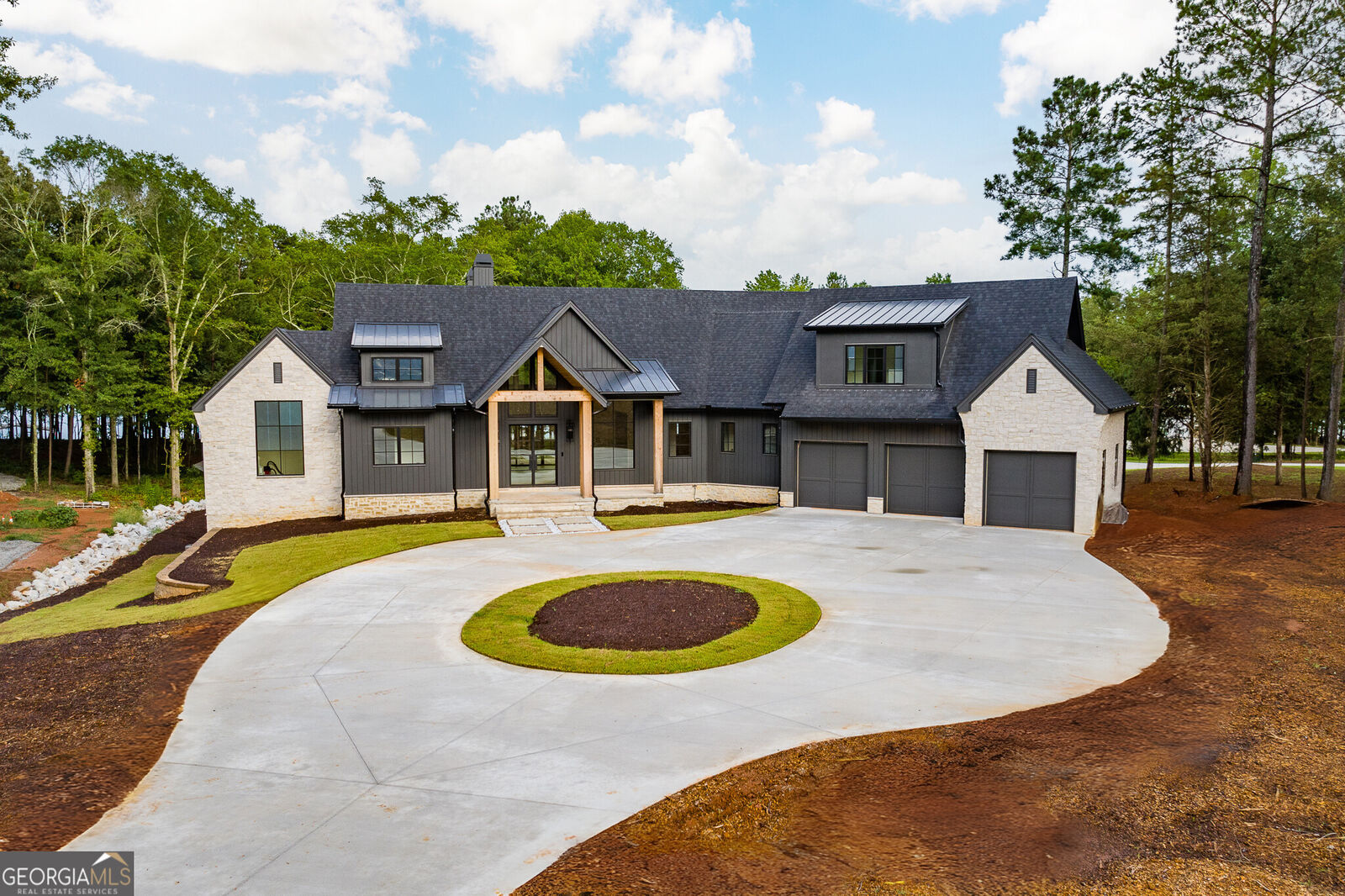 Property Photo: 123 Carlota Way GA 30643