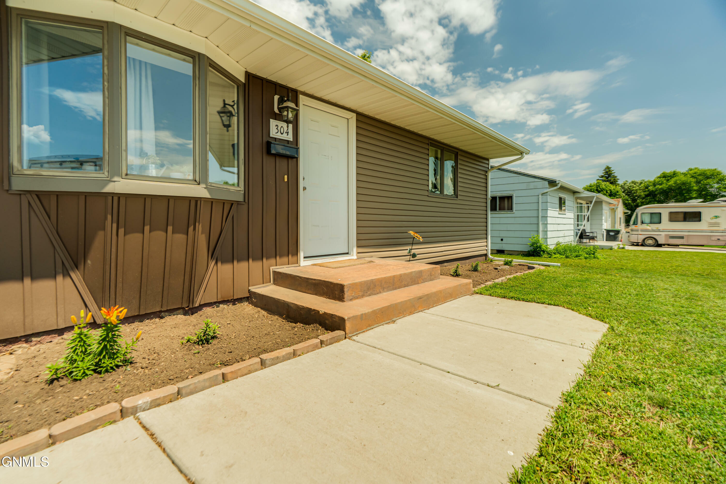 Property Photo: 304 12th Street NW ND 58554