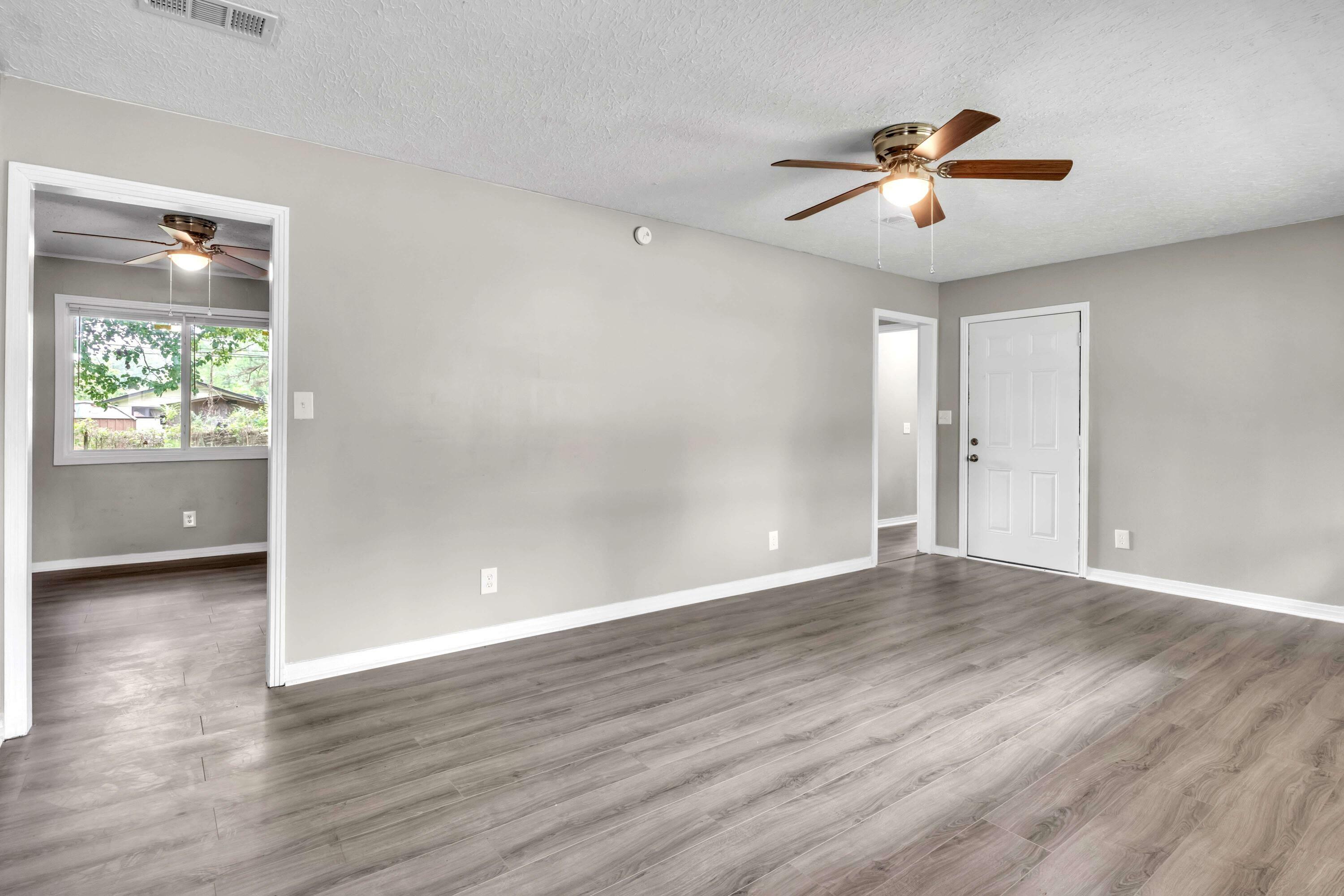 Property Photo: 418 Springdale Dr MS 39702