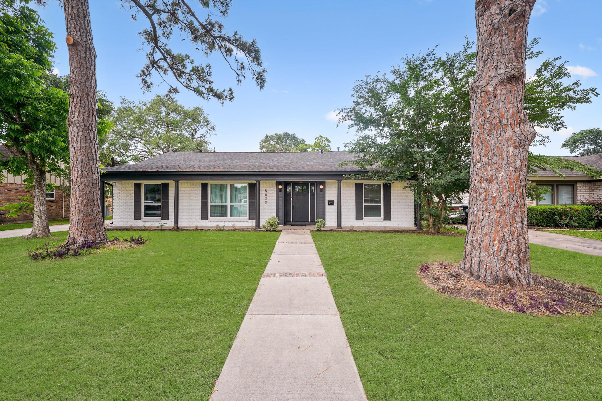 Property Photo: 5630 Lymbar Drive TX 77096