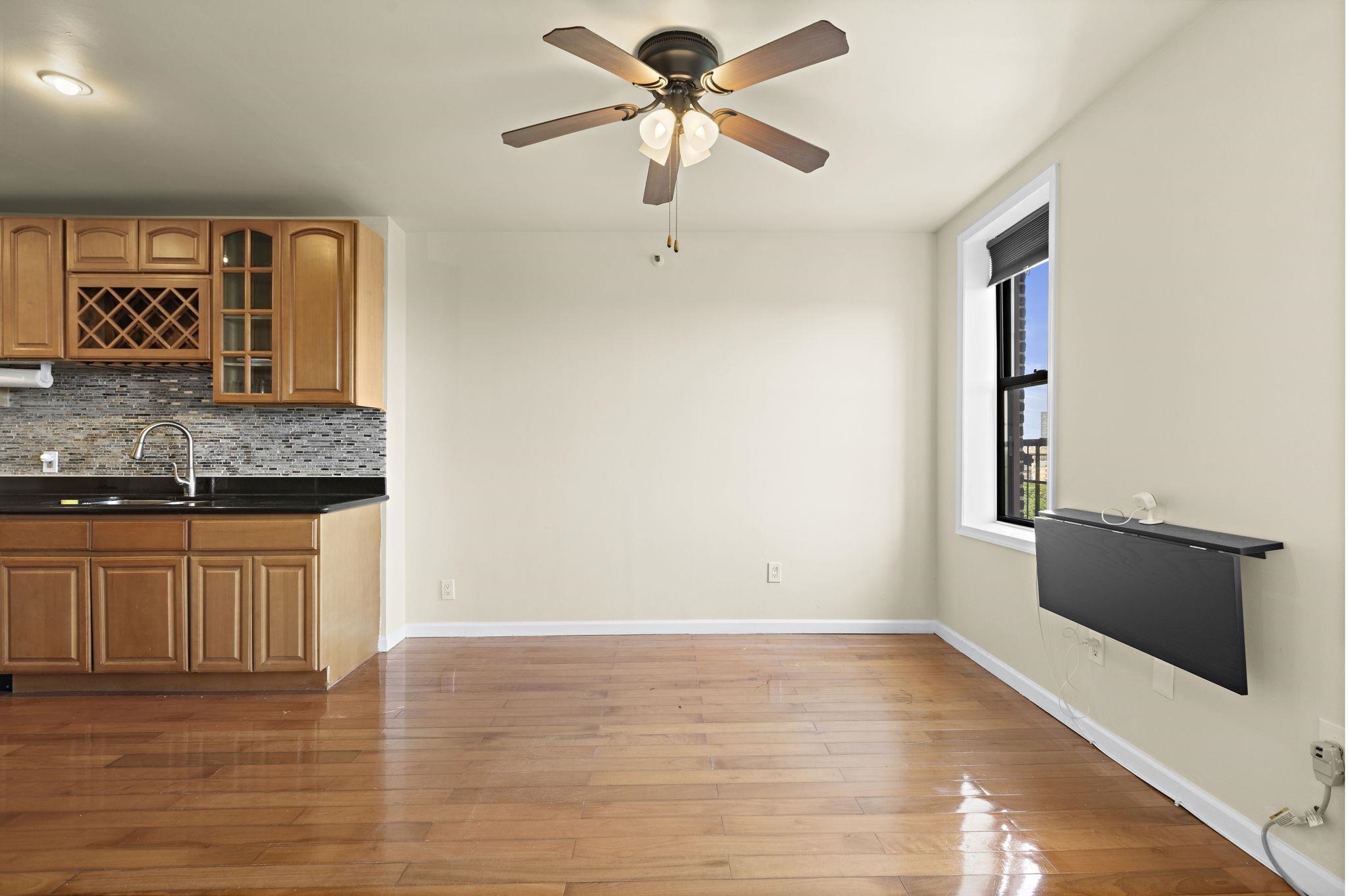 Property Photo: 108 Waldo Ave 4B NJ 07306
