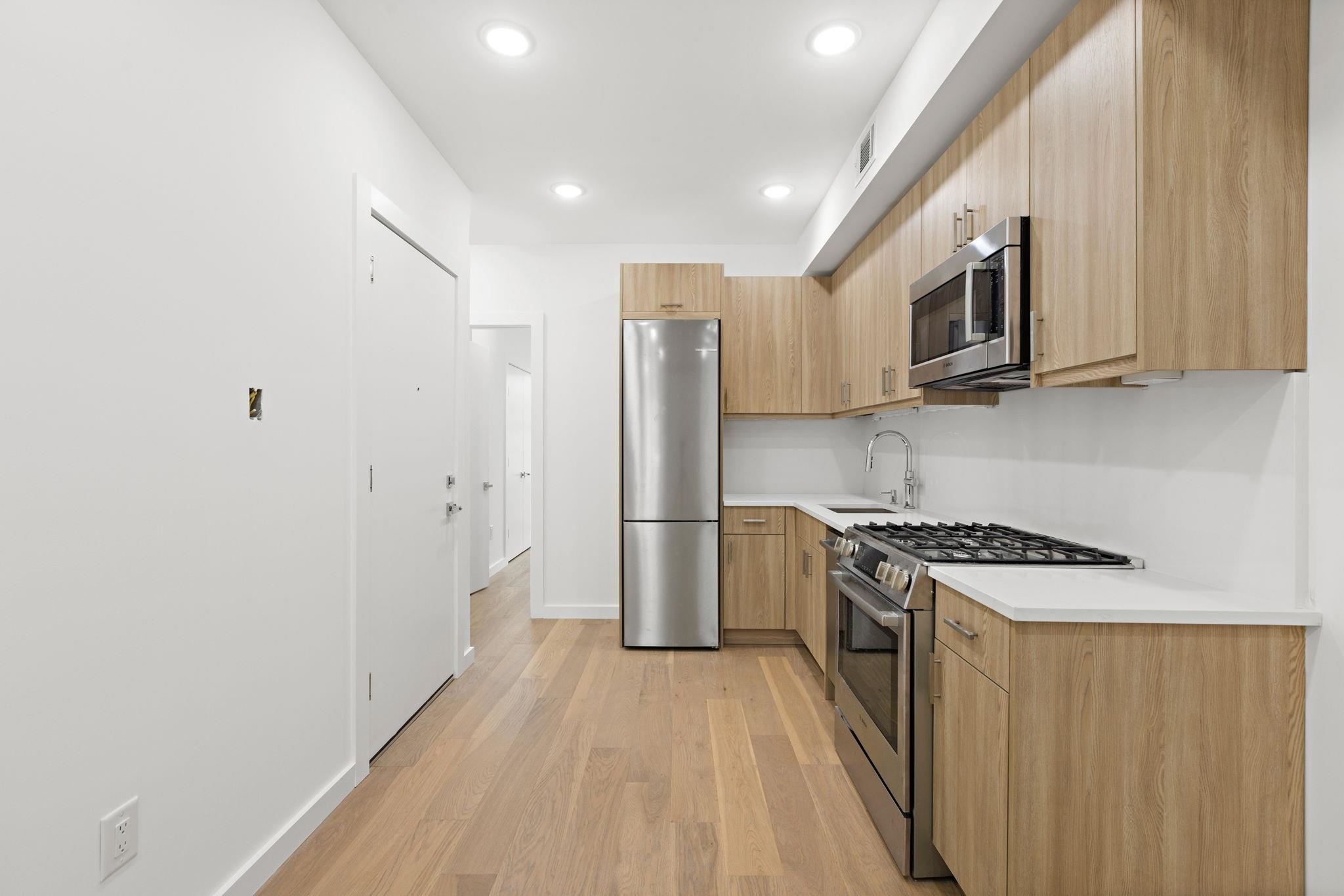 Property Photo: 364 8th St 2R NJ 07302