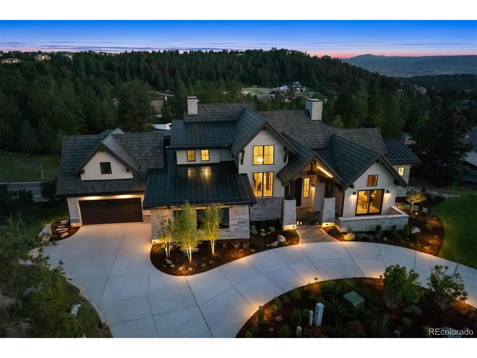 Property Photo: 1118 Northwood Ln CO 80108