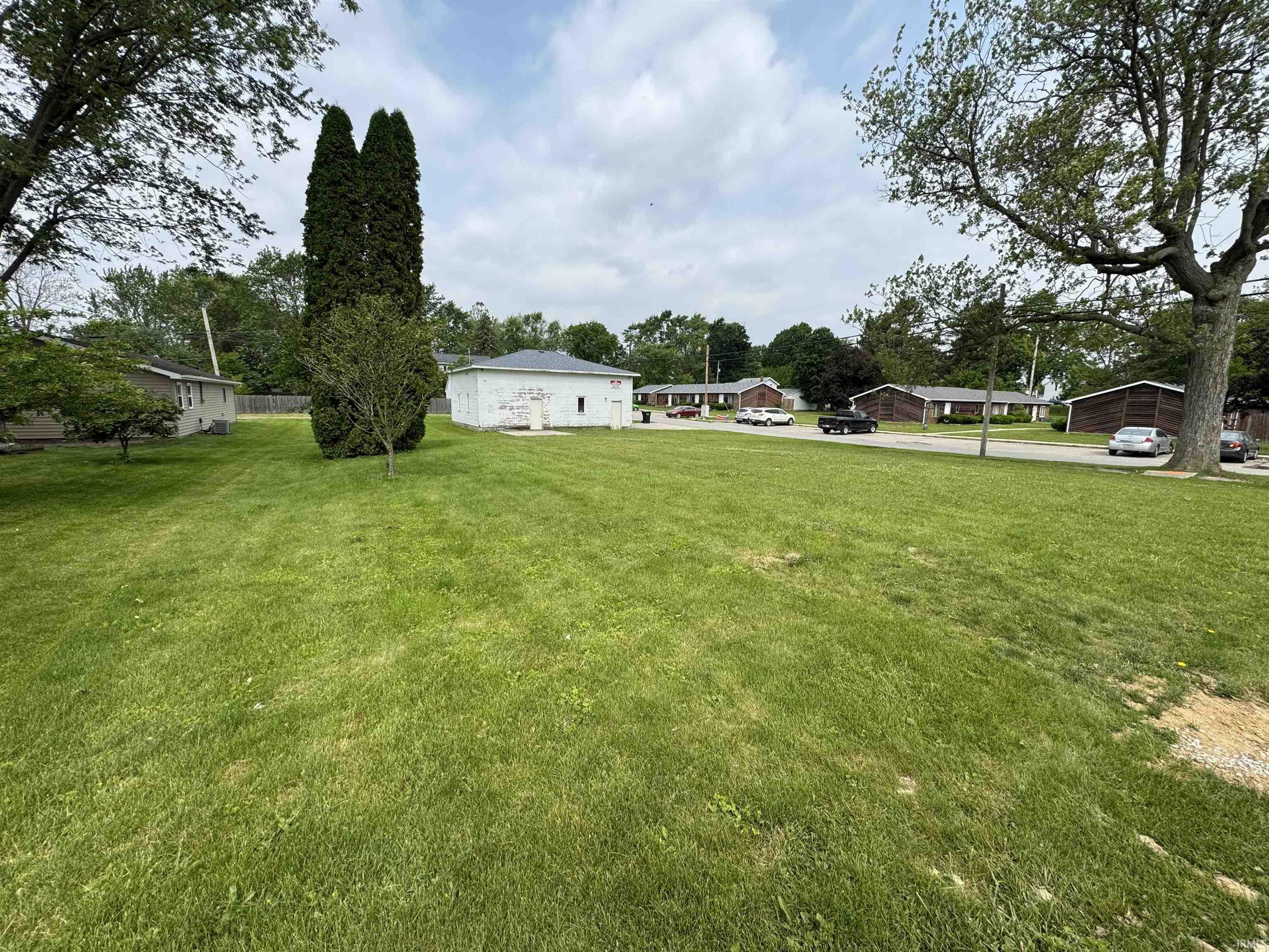 Property Photo: 425 S Center Street IN 46793