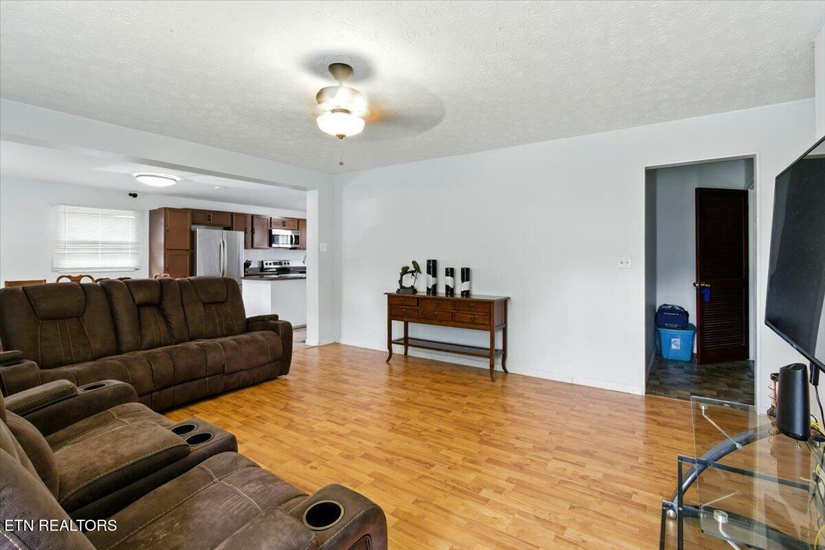 Property Photo: 409 Meadow Lane KY 40965