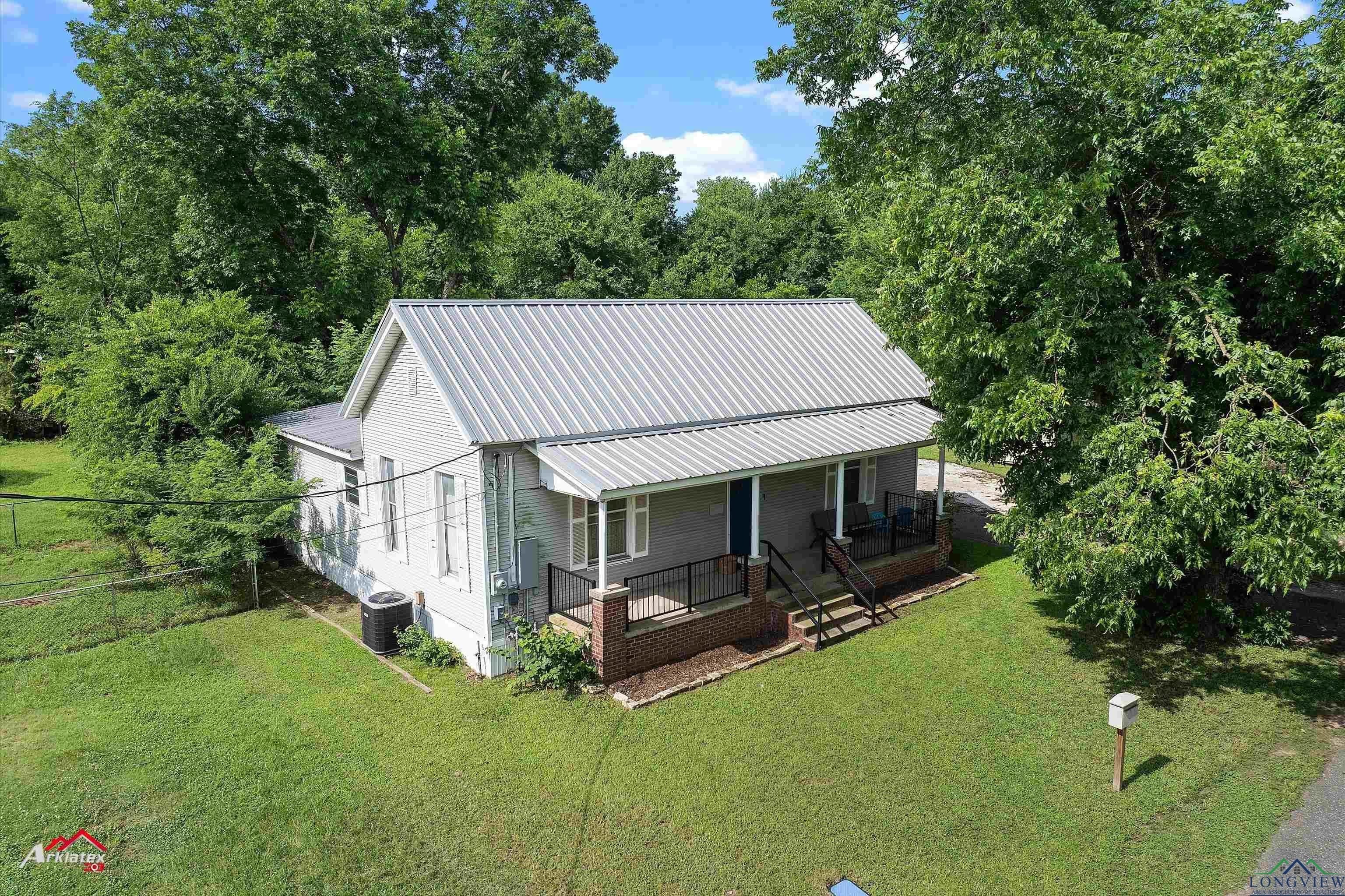 Property Photo: 102 Poplar St. TX 75670