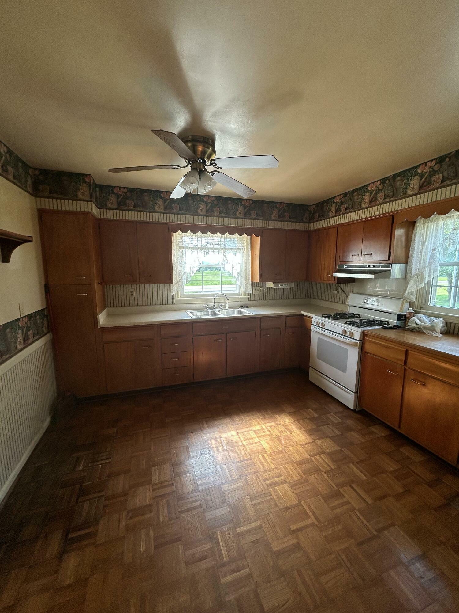 Property Photo: 621 South Buell Street KY 40468
