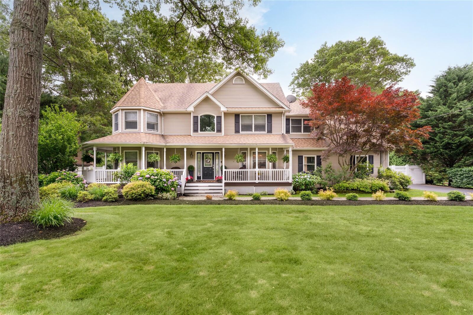 Property Photo:  34 N Country Road  NY 11786 