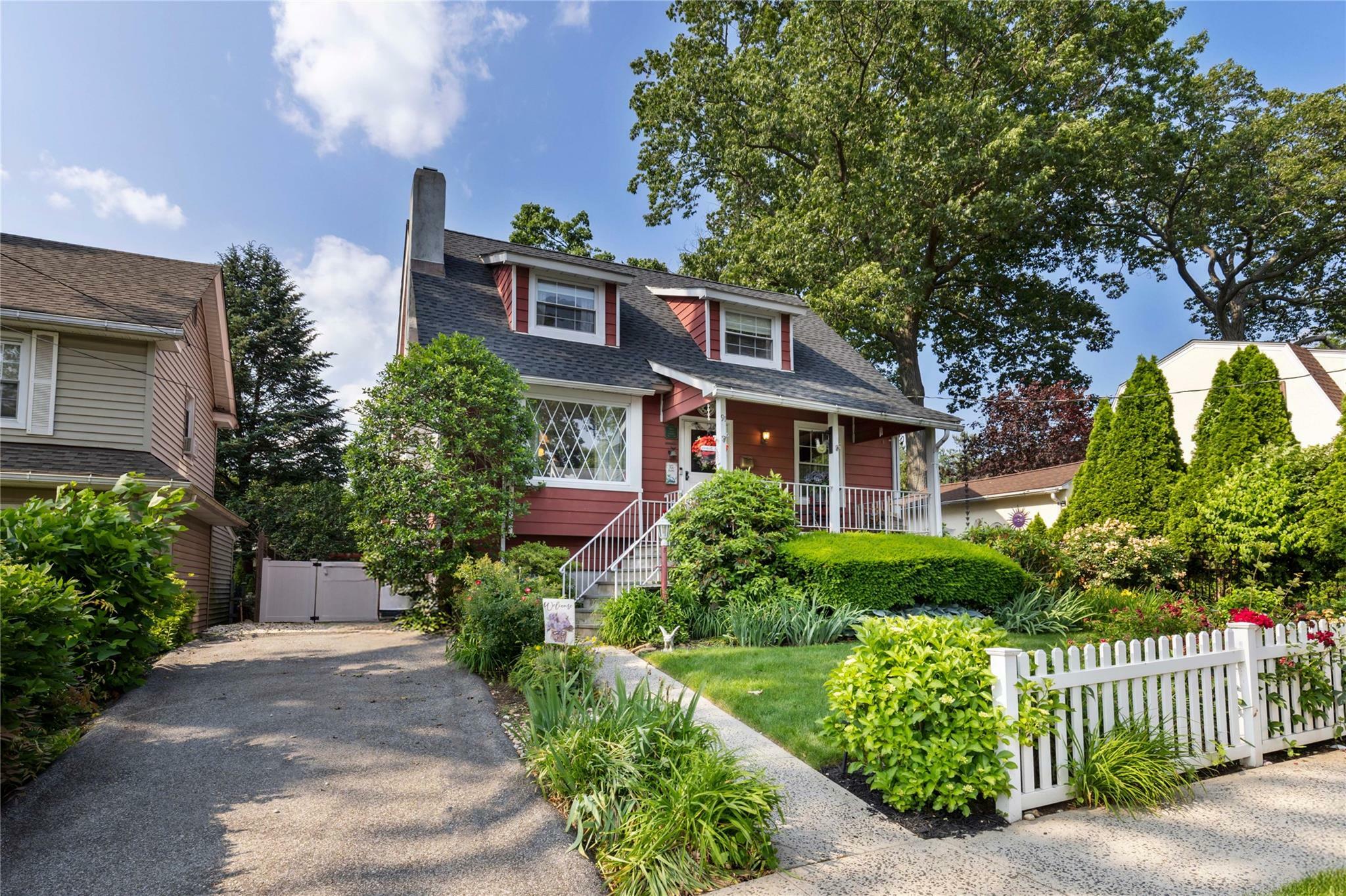 91 Shelley Avenue  Yonkers NY 10701 photo