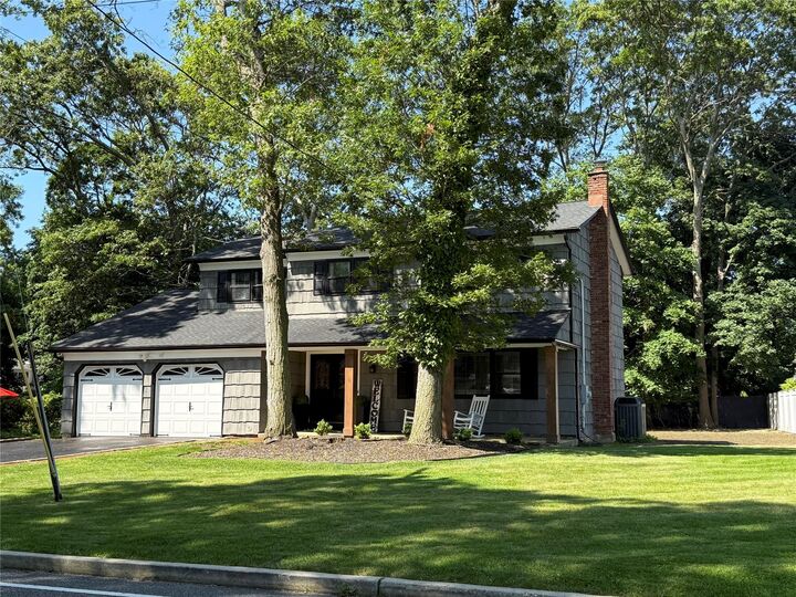 14 Miller Avenue  Shoreham NY 11786 photo