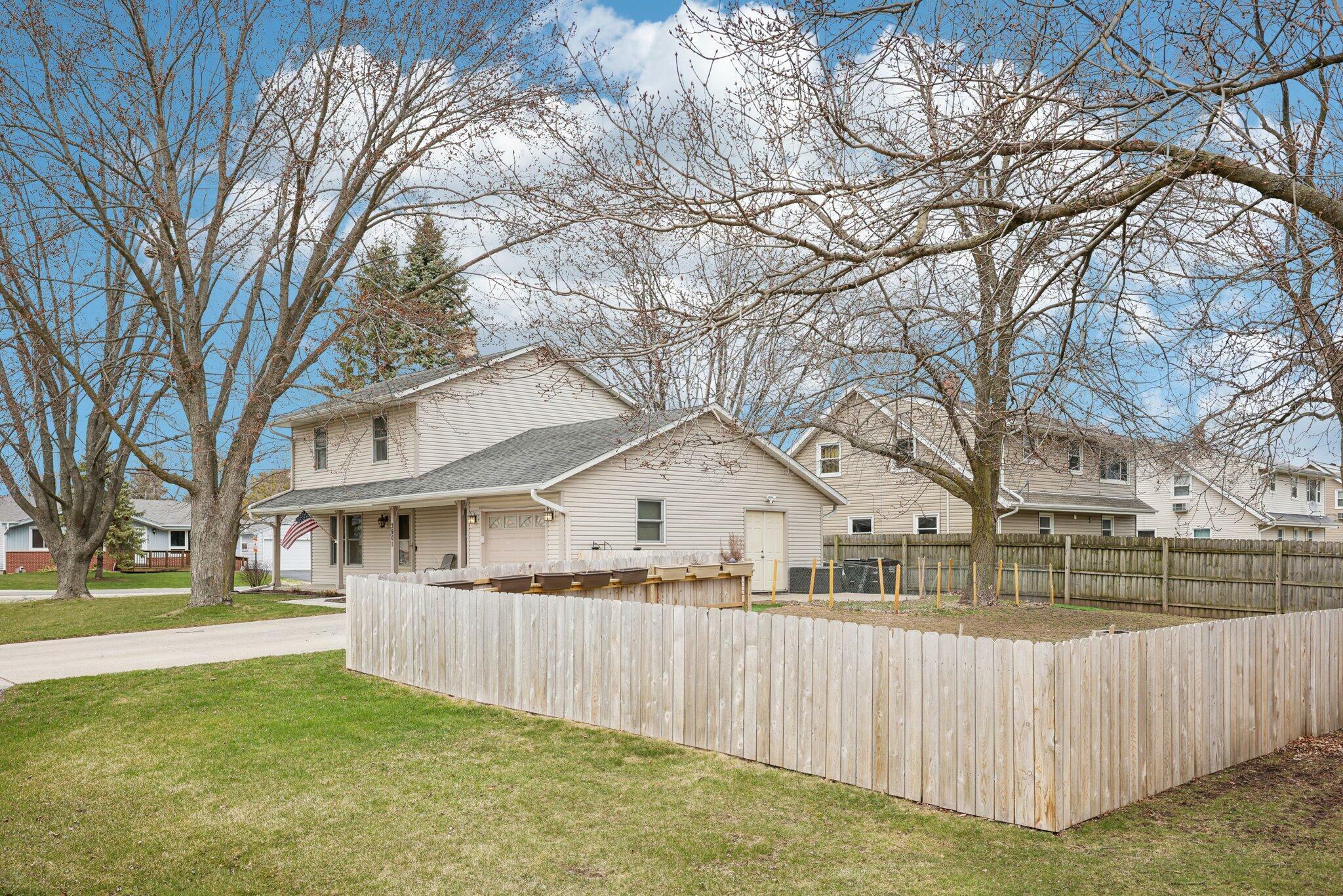 Property Photo: 3901 Western Way WI 53404
