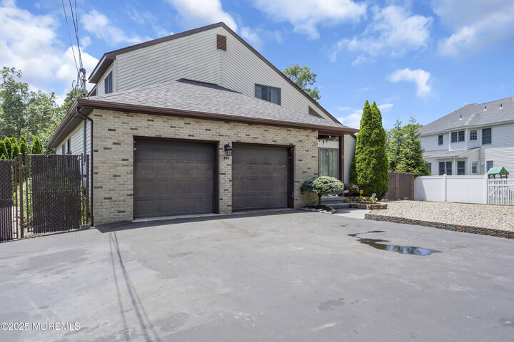 Property Photo:  993 Sandy Circle  NJ 08050 