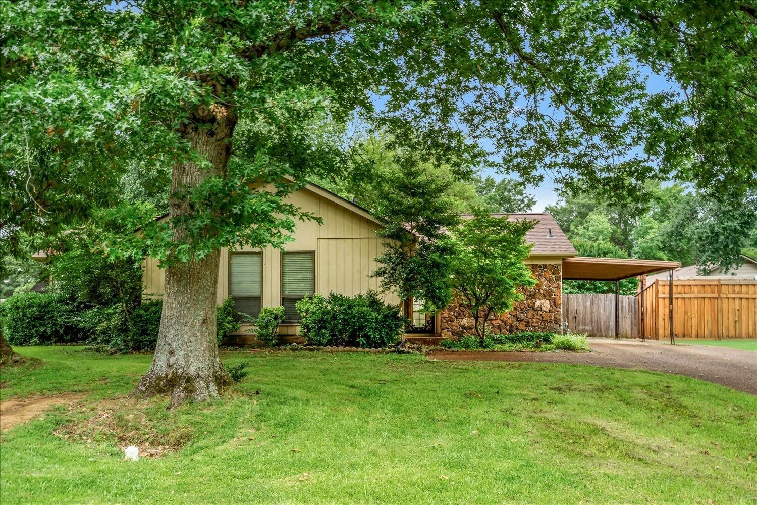 Property Photo: 3333 Sycamore View Rd TN 38134