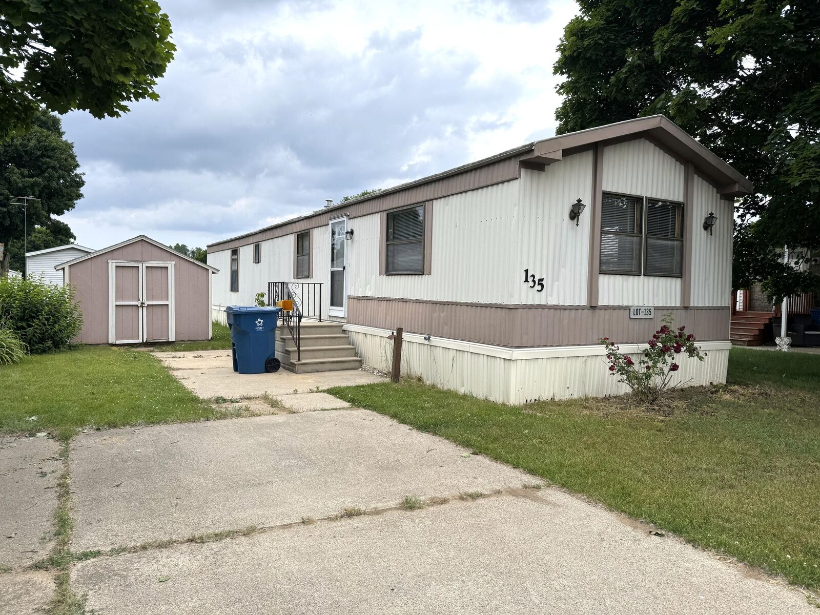 Property Photo: 8836 Stevensville Baroda Road MI 49101