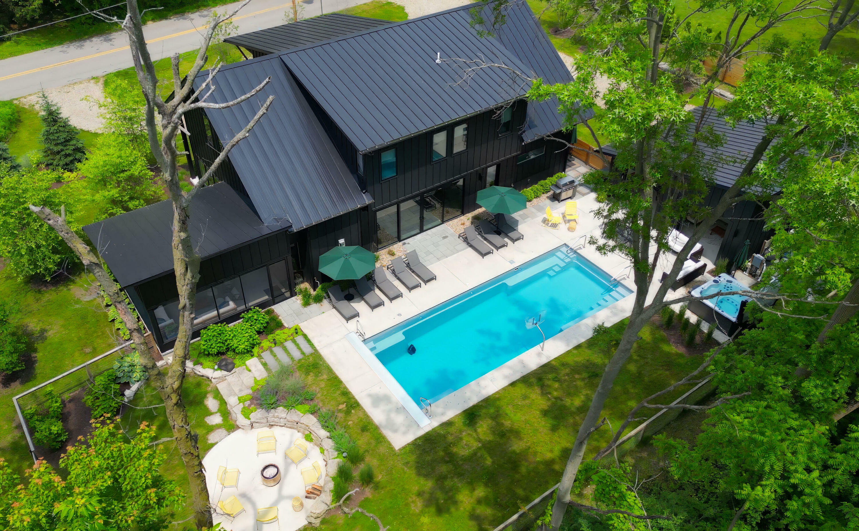 Property Photo: 15461 Lakeshore Road MI 49116