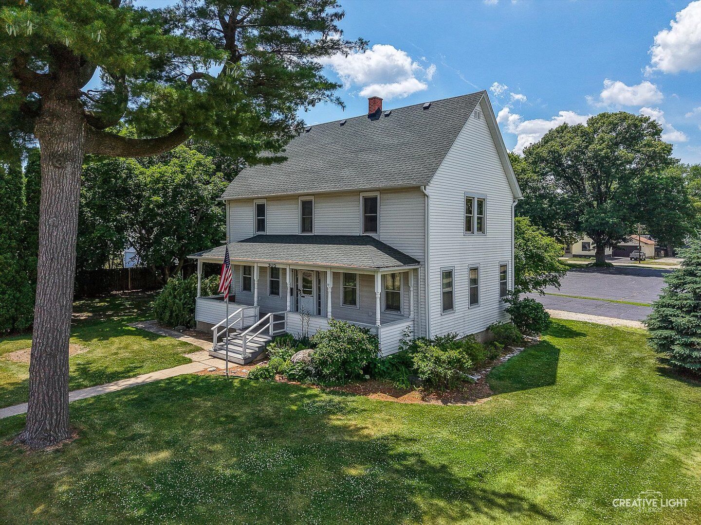 Property Photo: 305 S Wolfe Street IL 60548