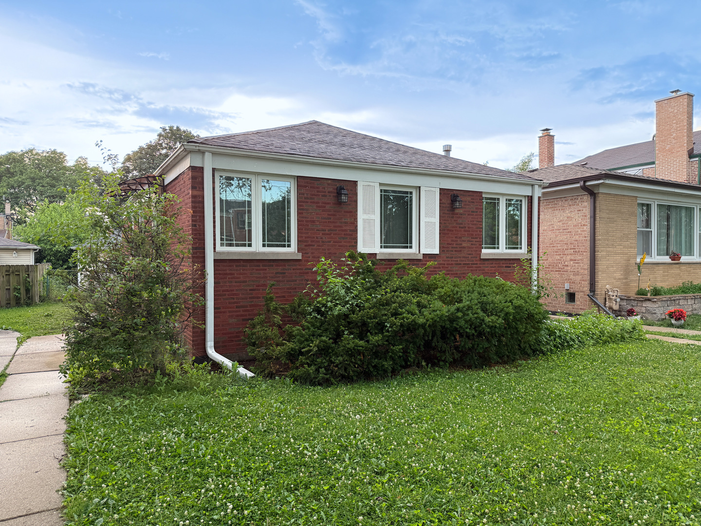 Property Photo:  5222 N Olcott Avenue  IL 60656 