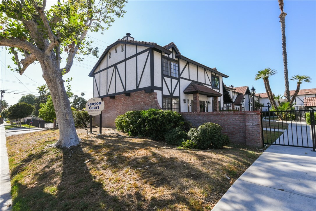 Property Photo: 1013 W Linden Street 9 CA 92507