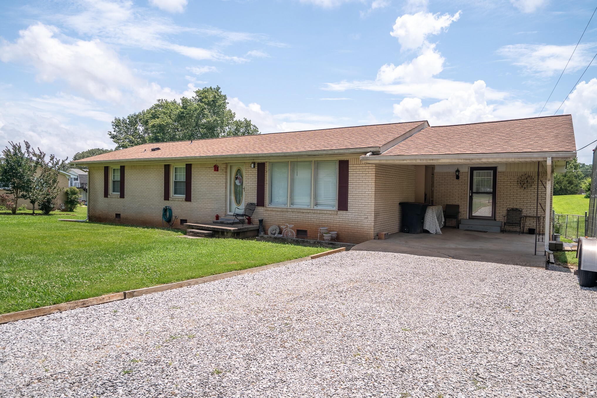 Property Photo: 502 Budd St TN 38481