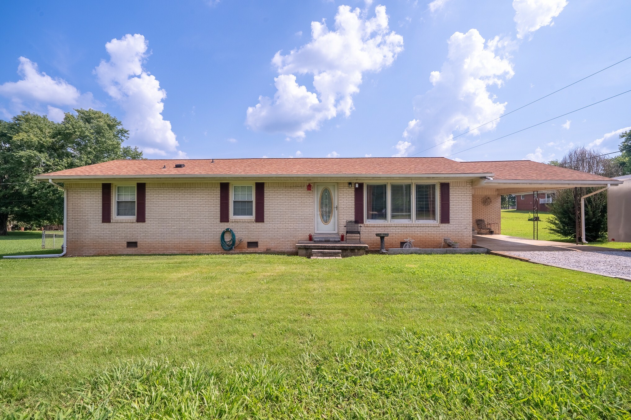 Property Photo: 502 Budd St TN 38481