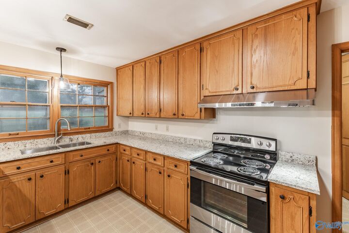 Property Photo: 2501 College Street SE AL 35601