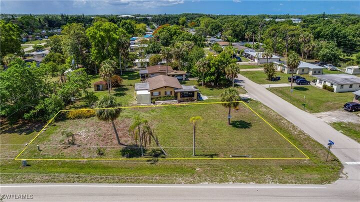 Property Photo:  335 Ottumwa Avenue  FL 33905 